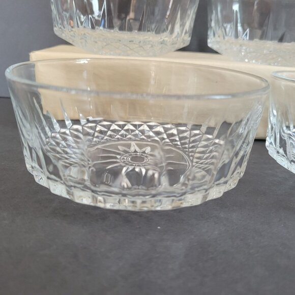 Set Of 4 Anchor Hocking Clear Glass Dessert Bowls With Starburst Design 4.5" Dia - Picture 4 of 6